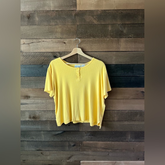 90s Basic Editions Yellow Ribbed Button Henley Tee – Boxy Fit - Picture 7 of 9